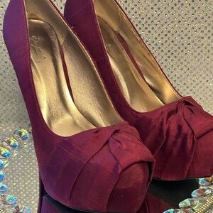 Qupid Burgundy Stiletto Heels Size 9